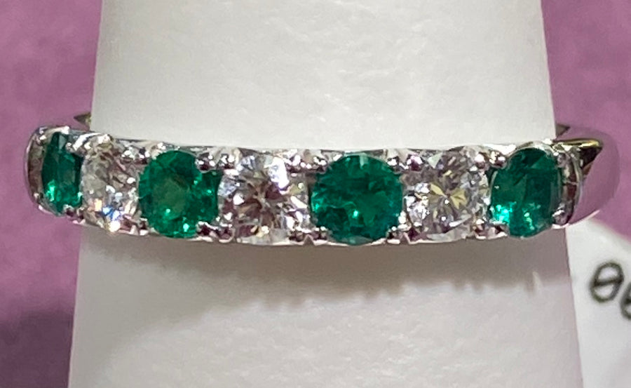 18K white gold Emerald and Diamond band