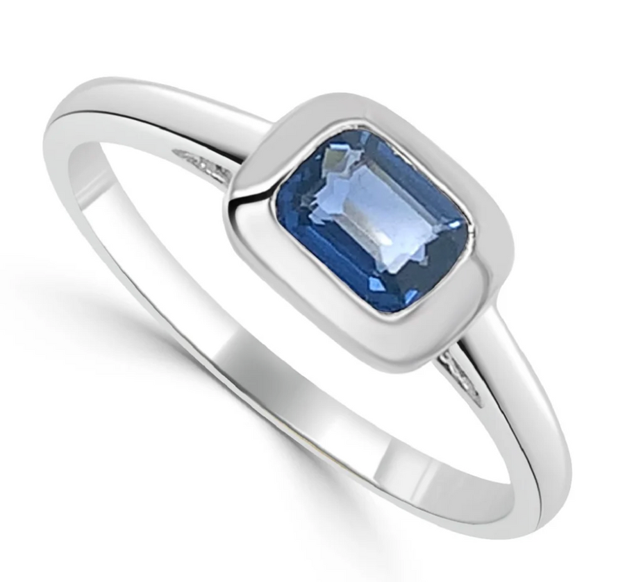 14K White Gold Sapphire Ring