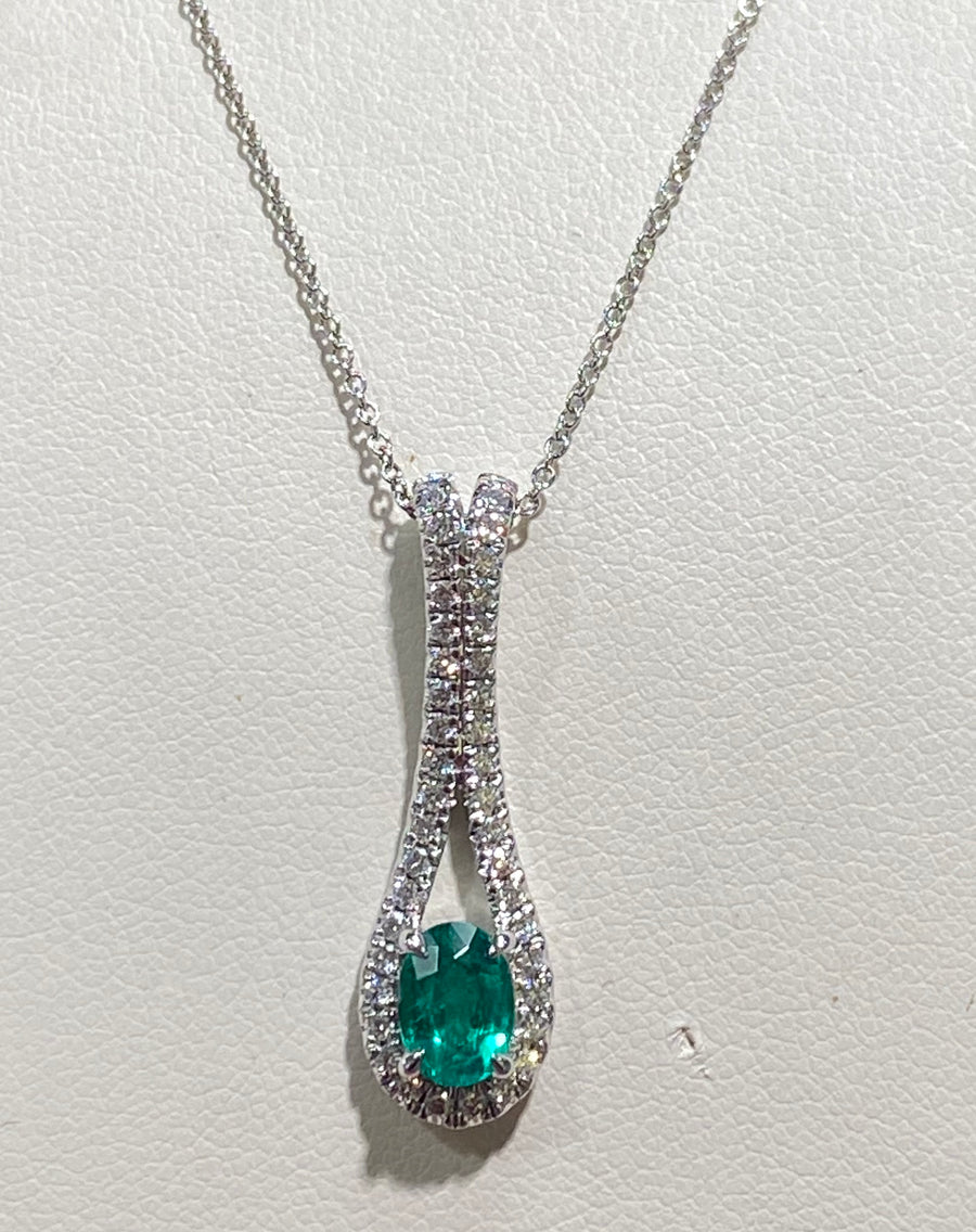 14K white gold Emerald and Diamond Pendant necklace